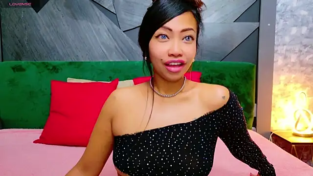 ElyaQuinn online show from 10-08-25, 06:22