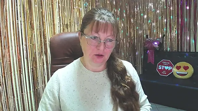 VanessaHotts online show from 10-06-25, 05:27