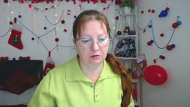 VanessaHotts online show from 12-15-25, 06:06