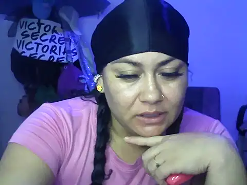 Snapshot of AliceFox_Milf chatting on 02-17-26, 04:20 AliceFox Milf online show from 02-17-26, 04:20