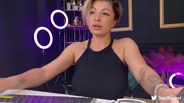 Snapshot of DeeaDiamondd chatting on 03-09-25, 11:03 DeeaDiamondd online show from 03-09-25, 11:03