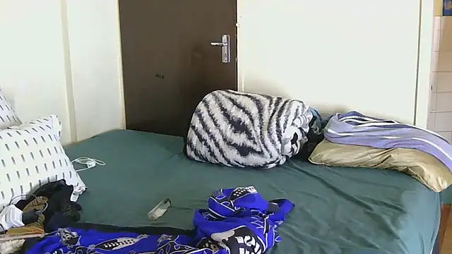 AddictiveAssCurves online show from 05-18-26, 10:43