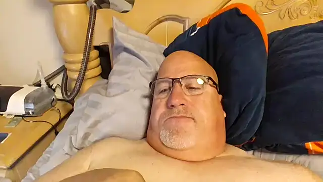 Snapshot of Bigbear0563 chatting on 05-01-26, 05:17 Bigbear0563 online show from 05-01-26, 05:17