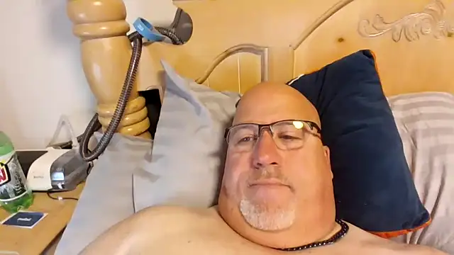 Snapshot of Bigbear0563 chatting on 05-05-26, 03:42 Bigbear0563 online show from 05-05-26, 03:42