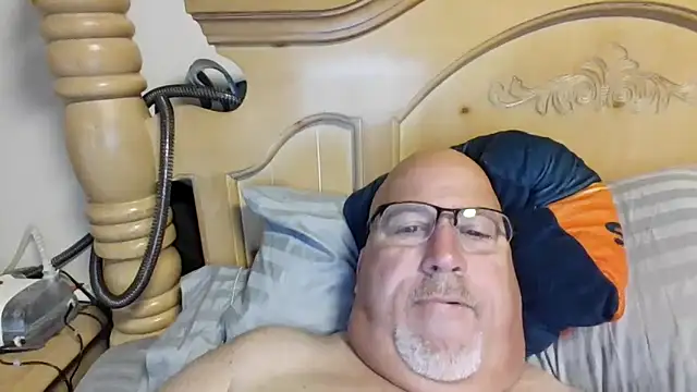 Snapshot of Bigbear0563 chatting on 05-09-26, 01:27 Bigbear0563 online show from 05-09-26, 01:27