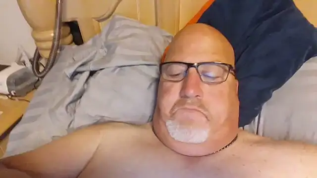Snapshot of Bigbear0563 chatting on 05-24-26, 02:44 Bigbear0563 online show from 05-24-26, 02:44