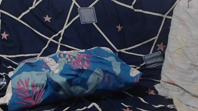 Snapshot of Lesliemilk5 chatting on 10-13-25, 11:49 Lesliemilk5 online show from 10-13-25, 11:49