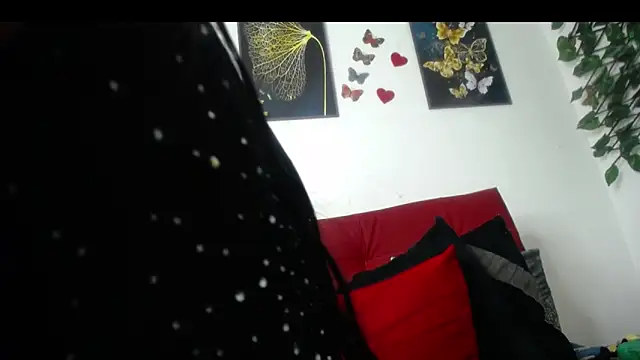 Snapshot of luzcastillo07 chatting on 02-10-25, 08:31 luzcastillo07 online show from 02-10-25, 08:31
