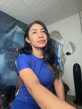 luzcastillo07 online show from 05-25-26, 02:17