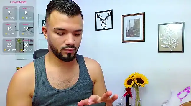 Snapshot of mathew_vidal1 chatting on 02-25-25, 12:36 mathew vidal1 online show from 02-25-25, 12:36