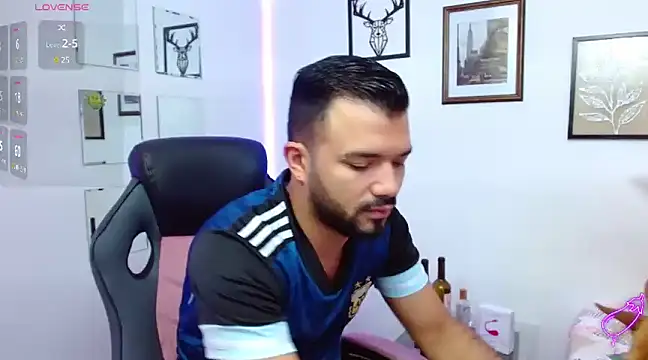 Snapshot of mathew_vidal1 chatting on 03-08-25, 06:37 mathew vidal1 online show from 03-08-25, 06:37