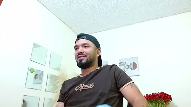 Snapshot of mathew_vidal1 chatting on 10-11-25, 10:19 mathew vidal1 online show from 10-11-25, 10:19