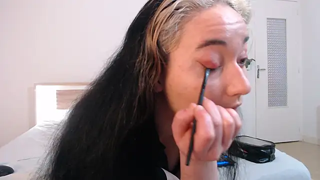 Crystal-dreamt online show from 03-03-25, 08:16