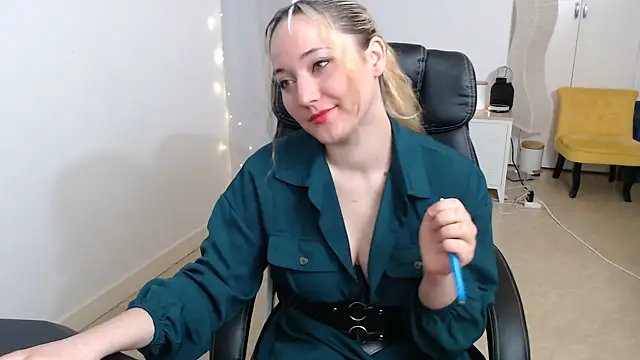 Crystal-dreamt online show from 10-13-25, 08:14