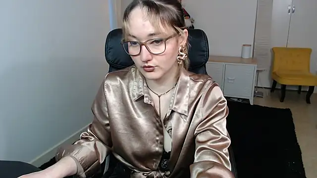 Crystal-dreamt online show from 12-20-25, 10:11