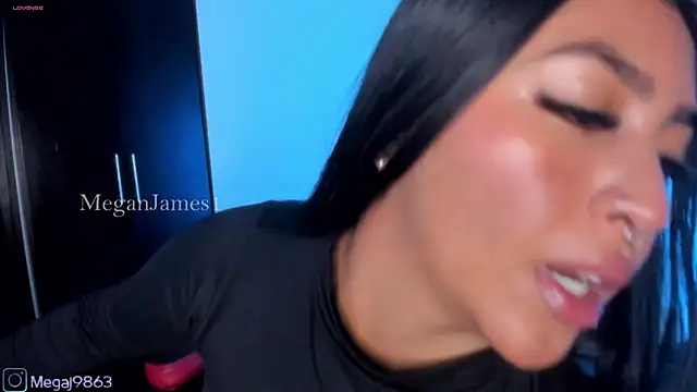 meganjames1 online show from 04-01-26, 12:28