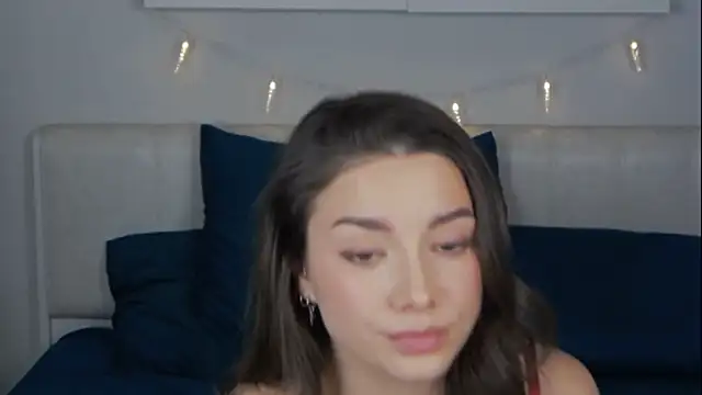 Snapshot of sinthiaroze chatting on 12-25-24, 06:09 sinthiaroze online show from 12-25-24, 06:09