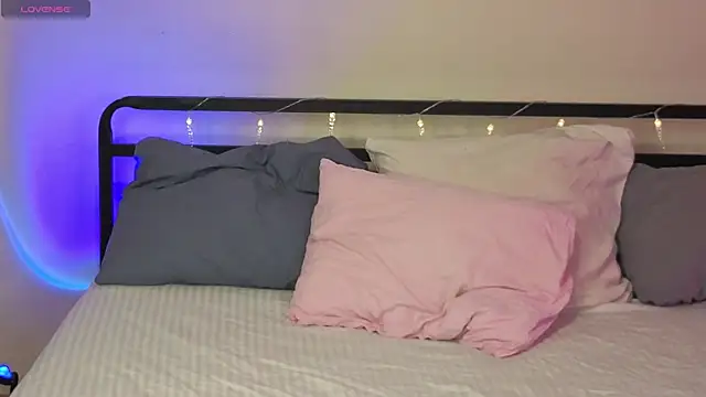 Snapshot of sinthiaroze chatting on 11-22-25, 05:23 sinthiaroze online show from 11-22-25, 05:23