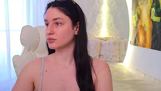 moniqque online show from 04-06-26, 02:18