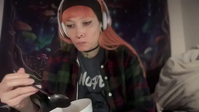 Snapshot of FRRANNKIE chatting on 12-20-25, 02:02 FRRANNKIE online show from 12-20-25, 02:02