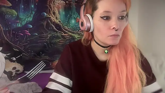 Snapshot of FRRANNKIE chatting on 01-18-26, 05:28 FRRANNKIE online show from 01-18-26, 05:28