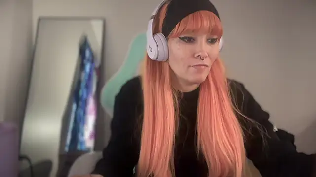 Snapshot of FRRANNKIE chatting on 02-07-26, 06:33 FRRANNKIE online show from 02-07-26, 06:33