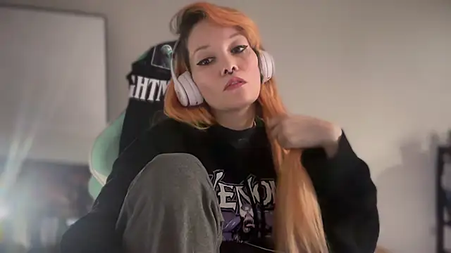 Snapshot of FRRANNKIE chatting on 02-21-26, 01:01 FRRANNKIE online show from 02-21-26, 01:01