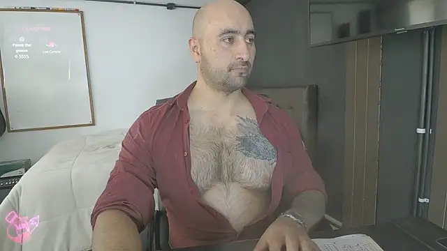 Snapshot of Leon_1234 chatting on 07-22-26, 04:32 Leon 1234 online show from 07-22-26, 04:32