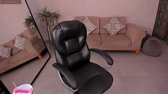 MileyCruz  online show from 11-25-25, 07:47