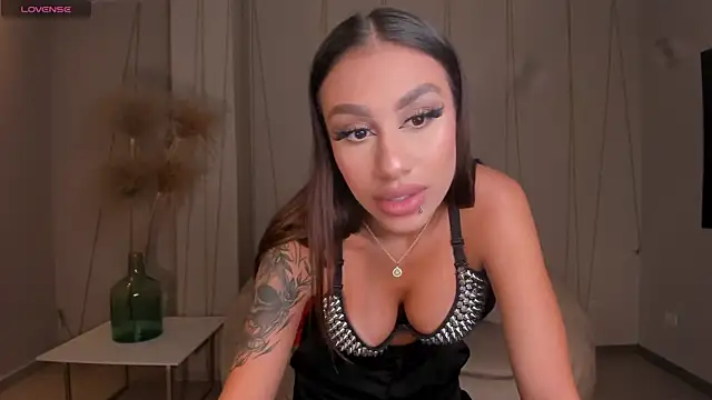 DannaCruz online show from 01-25-25, 06:24