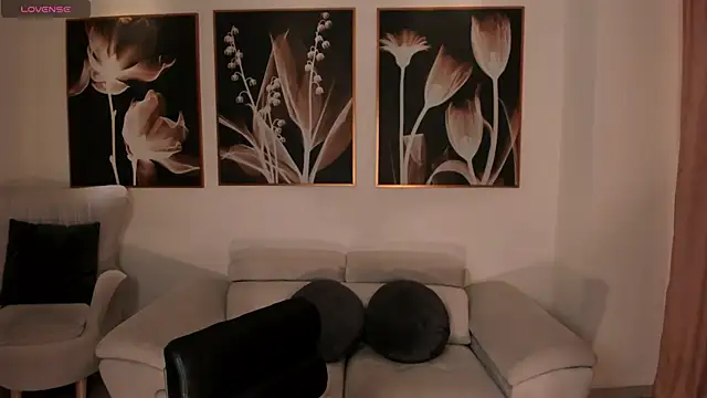 BiancaPierce online show from 05-19-26, 12:00