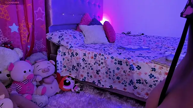 Snapshot of LucianaCarter chatting on 11-08-25, 11:25 LucianaCarter online show from 11-08-25, 11:25