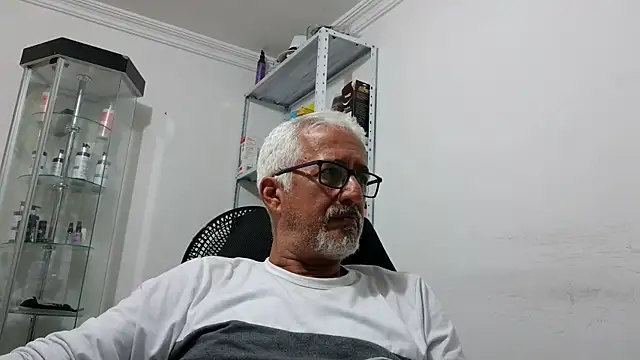 cenizo10124 online show from 11-16-25, 02:06