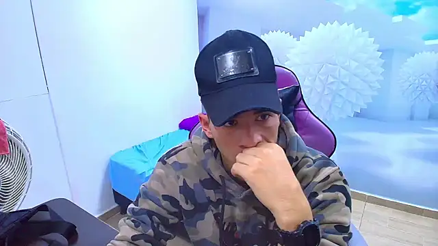 Snapshot of DEIBY_BABY chatting on 06-24-26, 01:26 DEIBY BABY online show from 06-24-26, 01:26