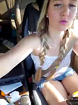 SkyelarSommer online show from 02-13-25, 08:45