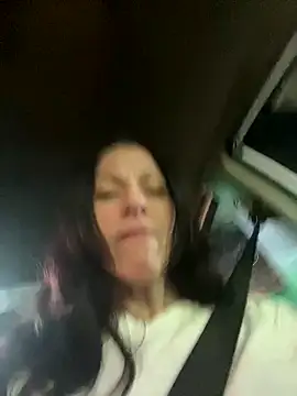 Snapshot of DominiqueX0 chatting on 11-18-25, 01:44 DominiqueX0 online show from 11-18-25, 01:44