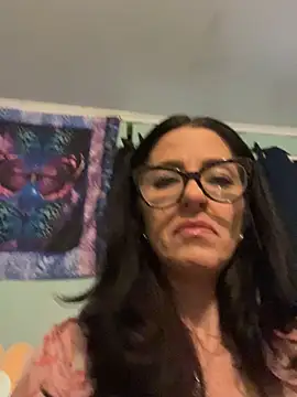 Snapshot of DominiqueX0 chatting on 11-21-25, 06:06 DominiqueX0 online show from 11-21-25, 06:06