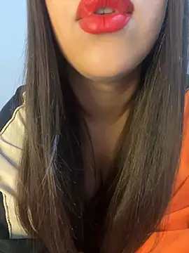 Snapshot of Mayacrayzi chatting on 02-05-25, 12:27 Mayacrayzi online show from 02-05-25, 12:27