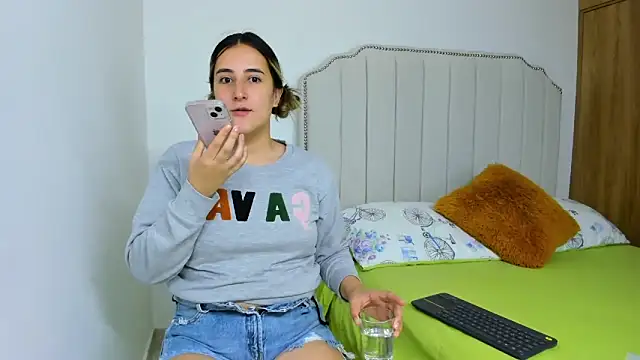 Hanna86 online show from 02-05-25, 04:25