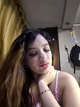 Snapshot of WanOn3Fanny chatting on 10-18-25, 12:57 WanOn3Fanny online show from 10-18-25, 12:57