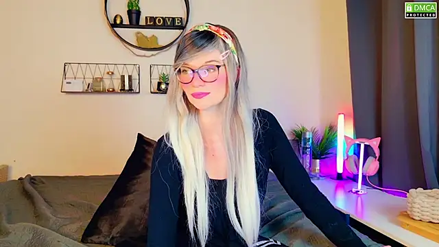 Kittychatte online show from 02-04-25, 08:38