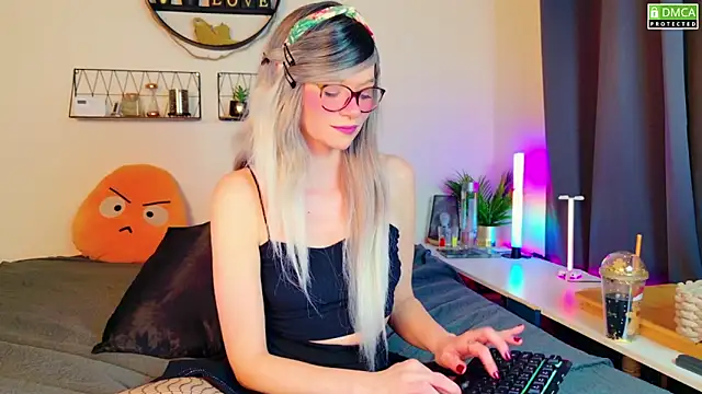 Kittychatte online show from 02-13-25, 08:45