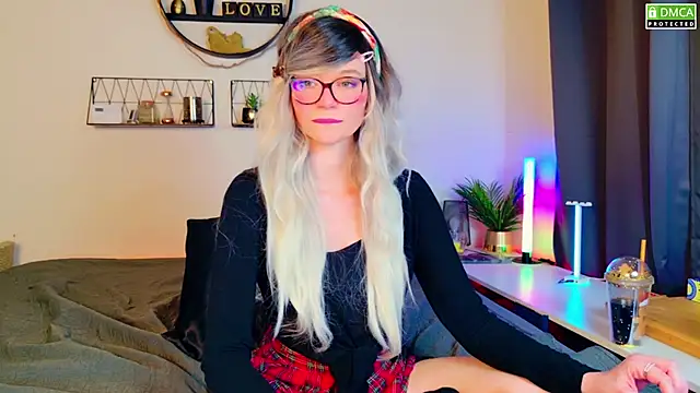 Kittychatte online show from 02-18-25, 08:47