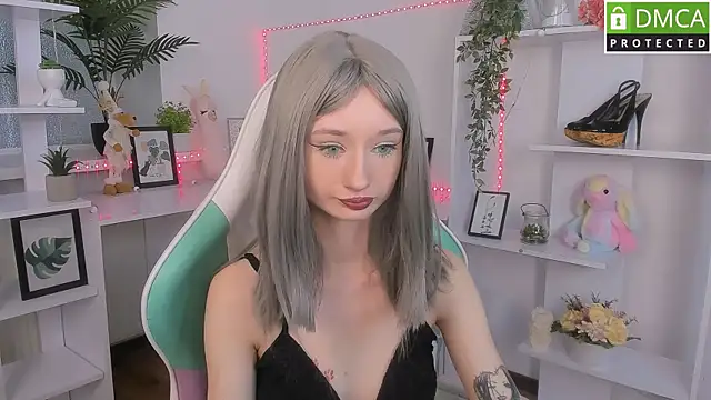 Katia Kim online show from 10-20-25, 05:52