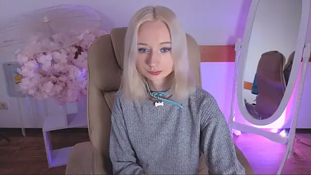 Katia Kim online show from 11-15-25, 06:22