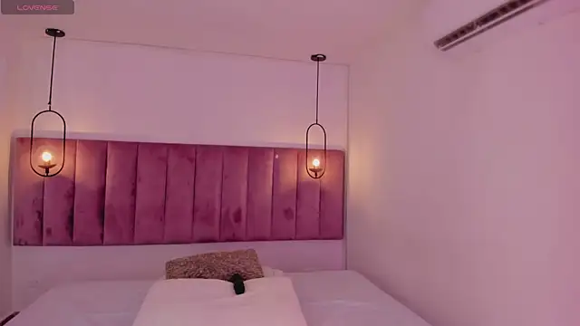 Snapshot of luisah_ chatting on 02-17-25, 07:53 luisah online show from 02-17-25, 07:53