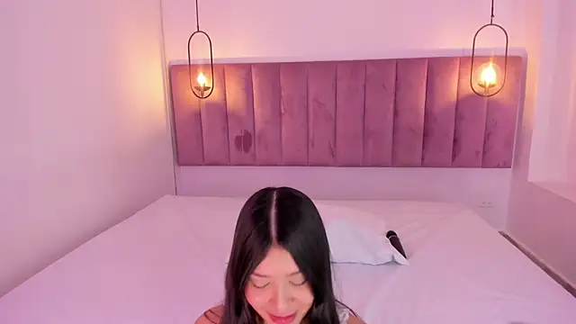 Snapshot of luisah_ chatting on 03-16-25, 07:49 luisah online show from 03-16-25, 07:49