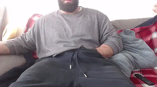 Snapshot of hugemachohandsome chatting on 12-31-24, 12:15 hugemachohandsome online show from 12-31-24, 12:15