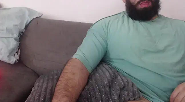 Snapshot of hugemachohandsome chatting on 01-06-25, 10:46 hugemachohandsome online show from 01-06-25, 10:46
