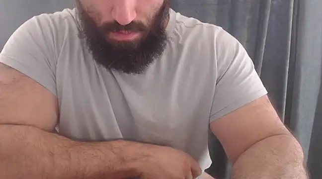 Snapshot of hugemachohandsome chatting on 01-11-25, 10:29 hugemachohandsome online show from 01-11-25, 10:29
